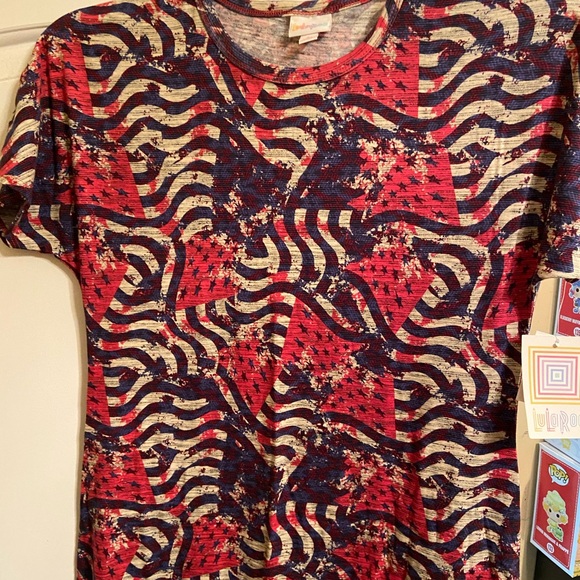 Small LulaRoe Maria - Picture 1 of 2